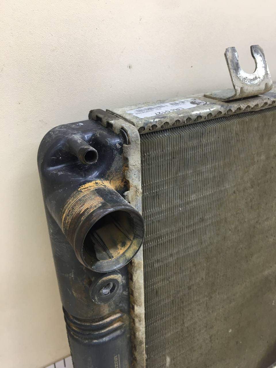 Радиатор охлаждения двигателя Lada Priora 2007-2018