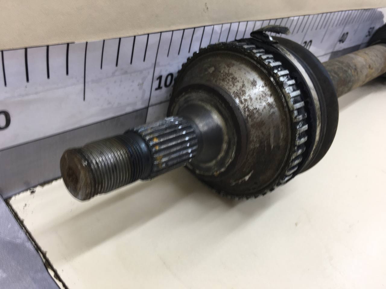 Полуось передняя левая Peugeot 308 2007>