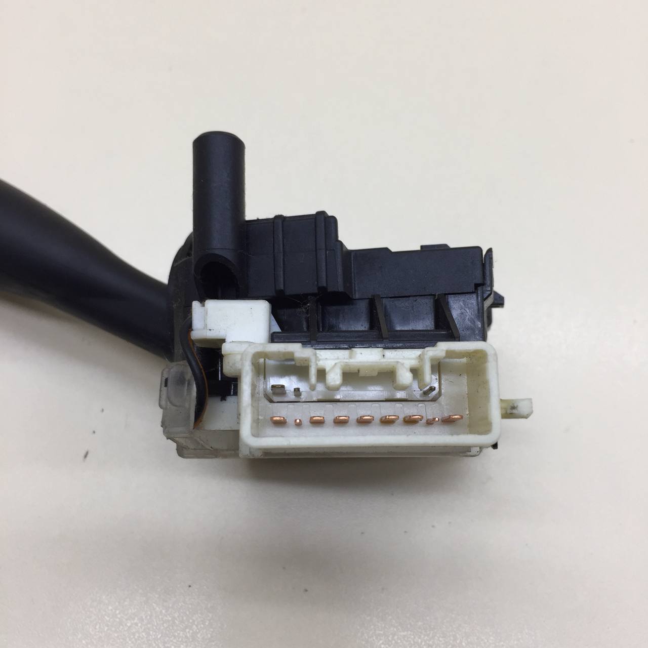 Переключатель поворотов подрулевой Suzuki Grand Vitara 2005-2015