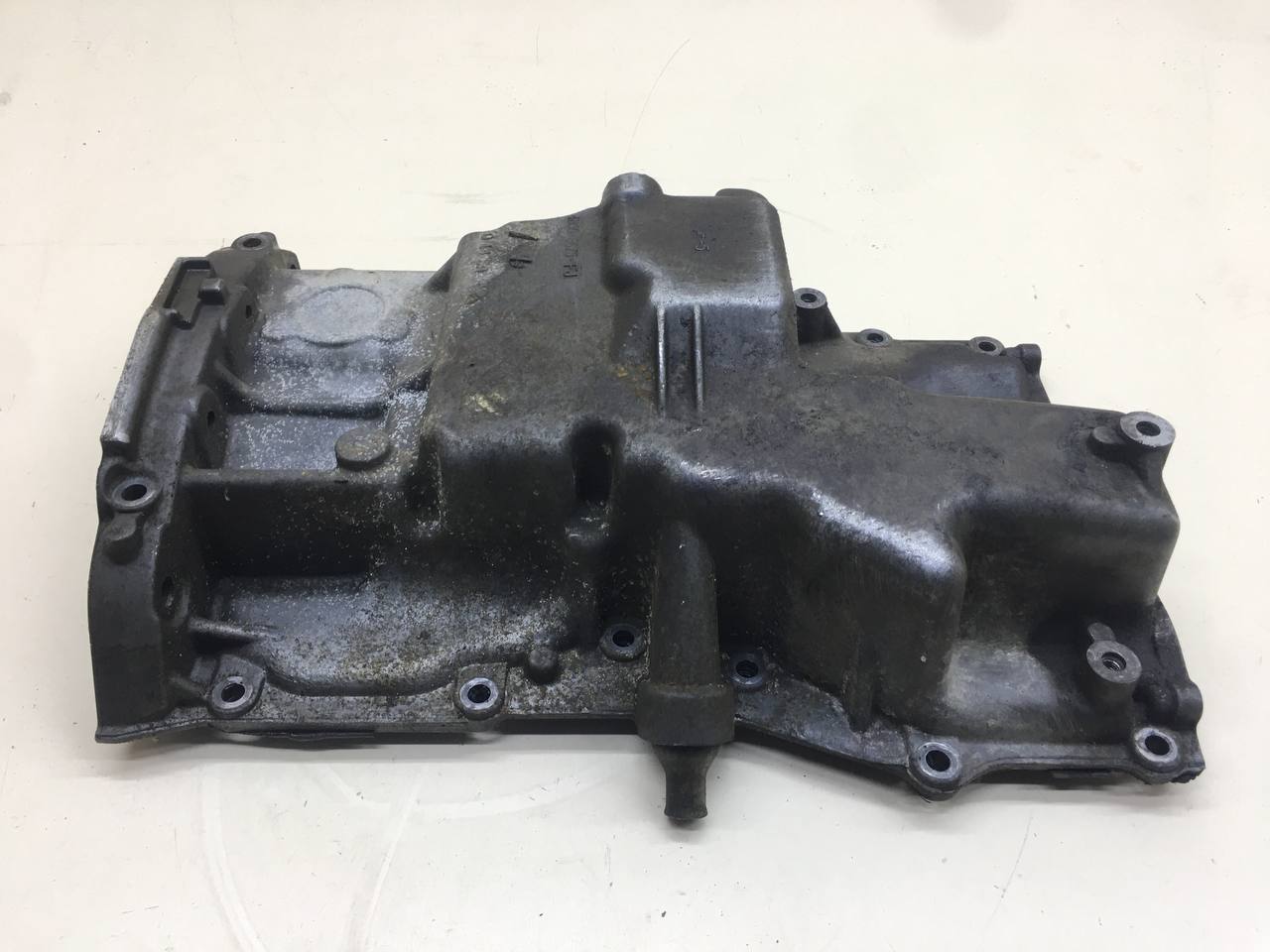 Поддон масляный двигателя Ford C-MAX 2003-2010