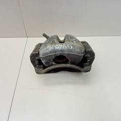 Суппорт передний левый Toyota Progres (G10) 1998-2007