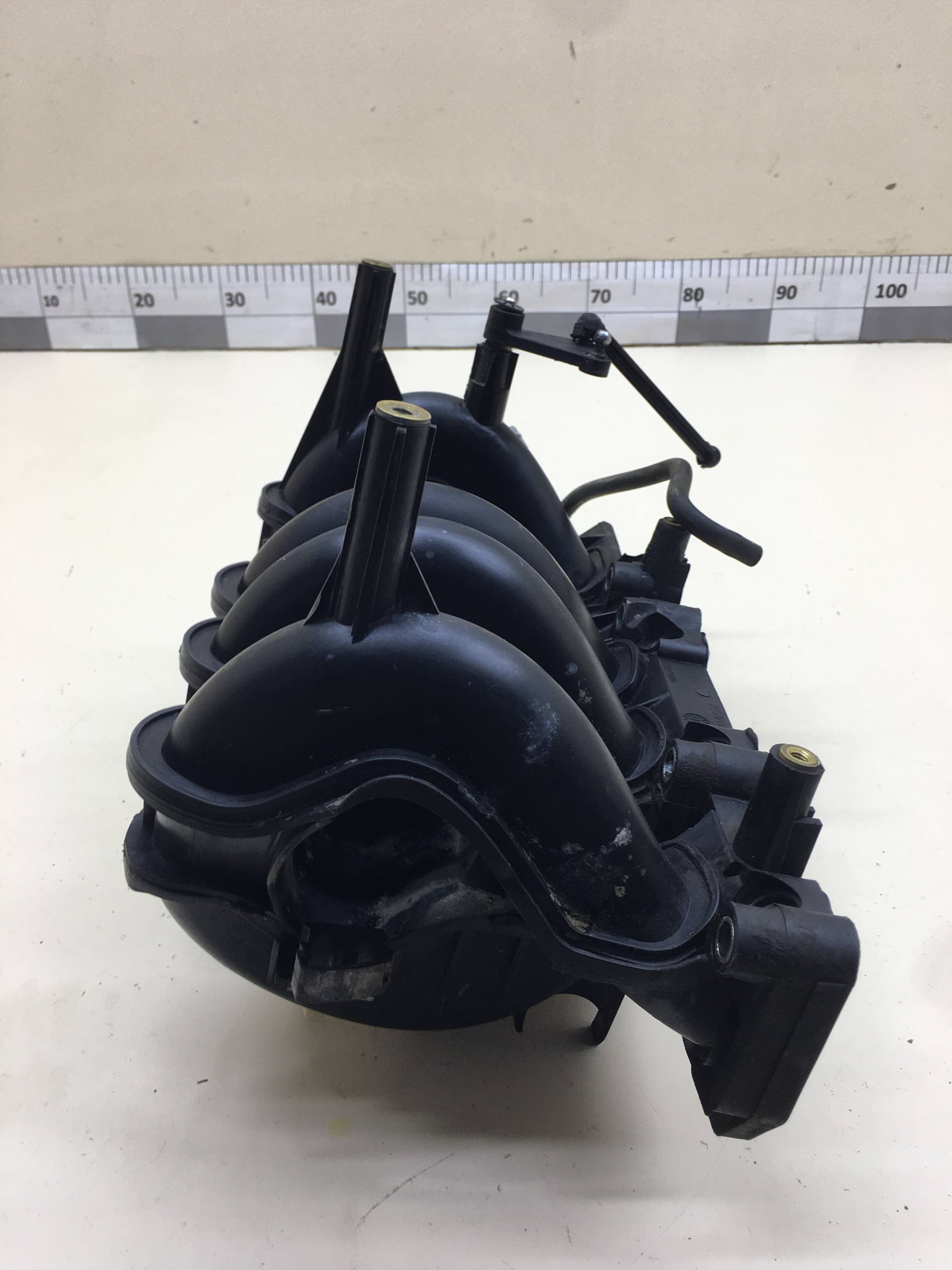 Коллектор впускной Renault Logan (1) 2005-2014