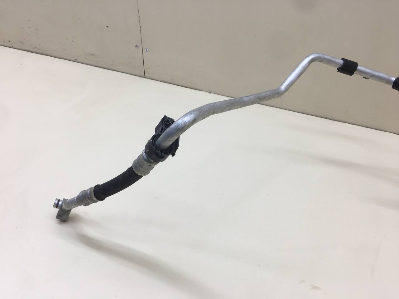 Трубка кондиционера Volkswagen Jetta (A5) 2006-2011