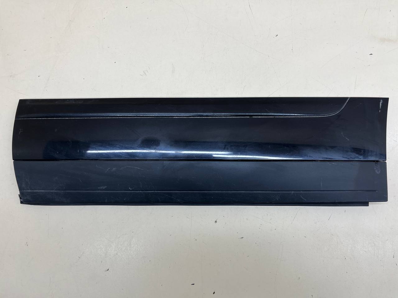 Накладка двери задней левой Porsche Cayenne 2010-2017