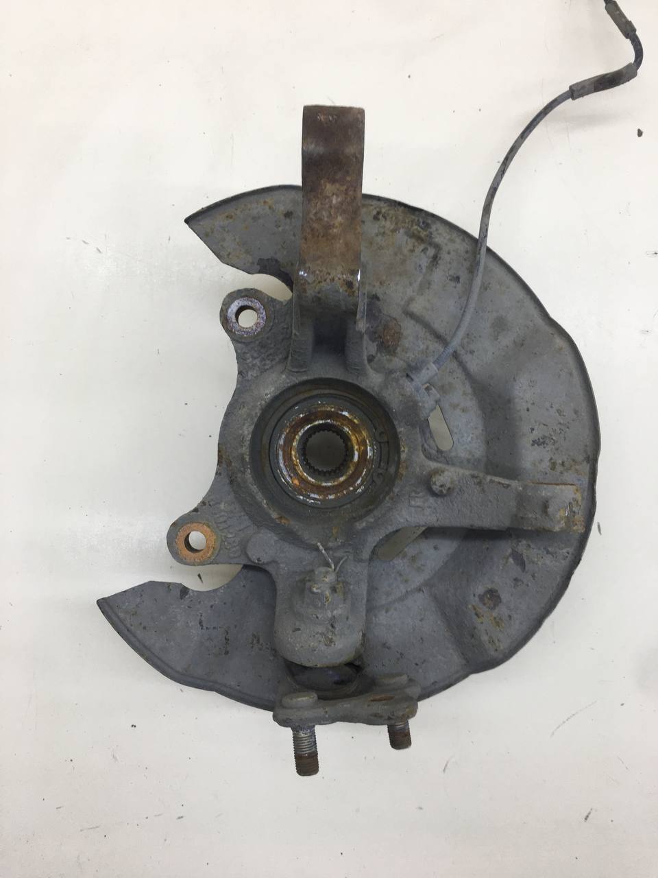 Кулак поворотный передний правый Geely Emgrand EC7 2008>