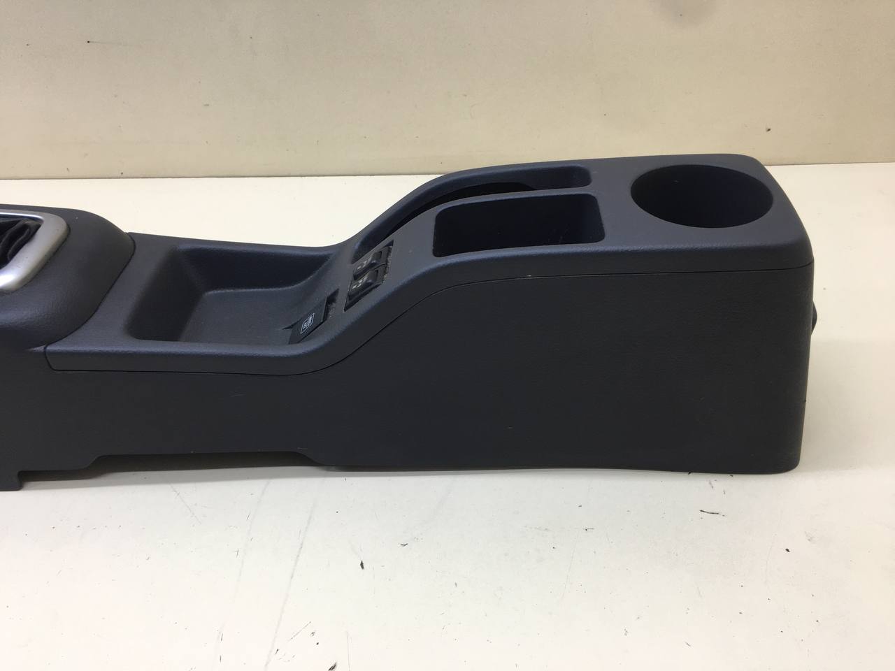 Консоль центральная Suzuki Liana 2001-2007