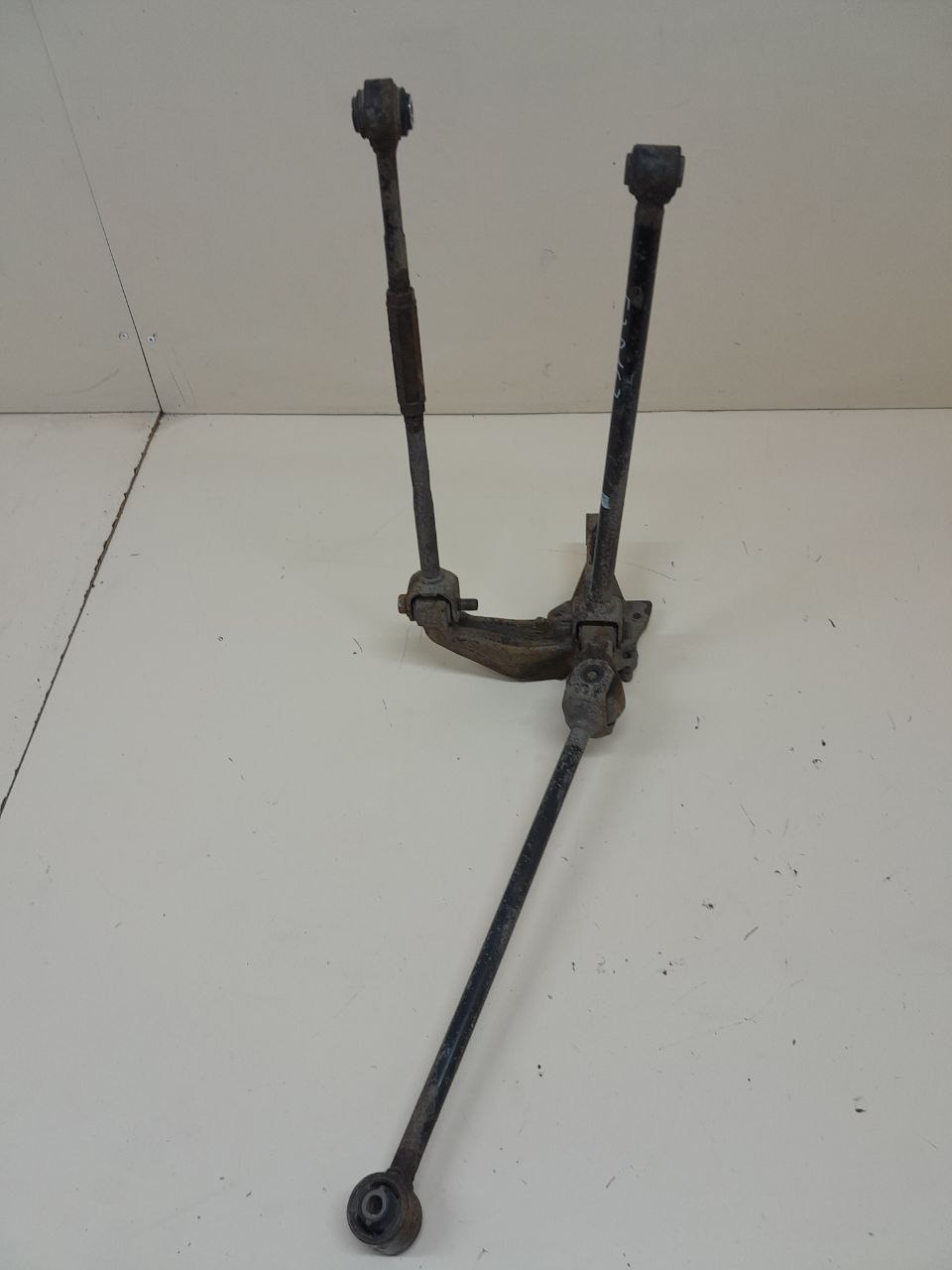 Кулак поворотный задний левый Toyota Camry (XV50) 2011-2017