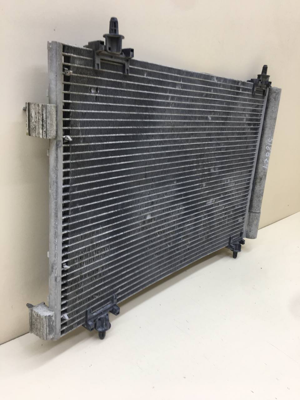 Радиатор кондиционера (конденсер) Peugeot 308 2007>