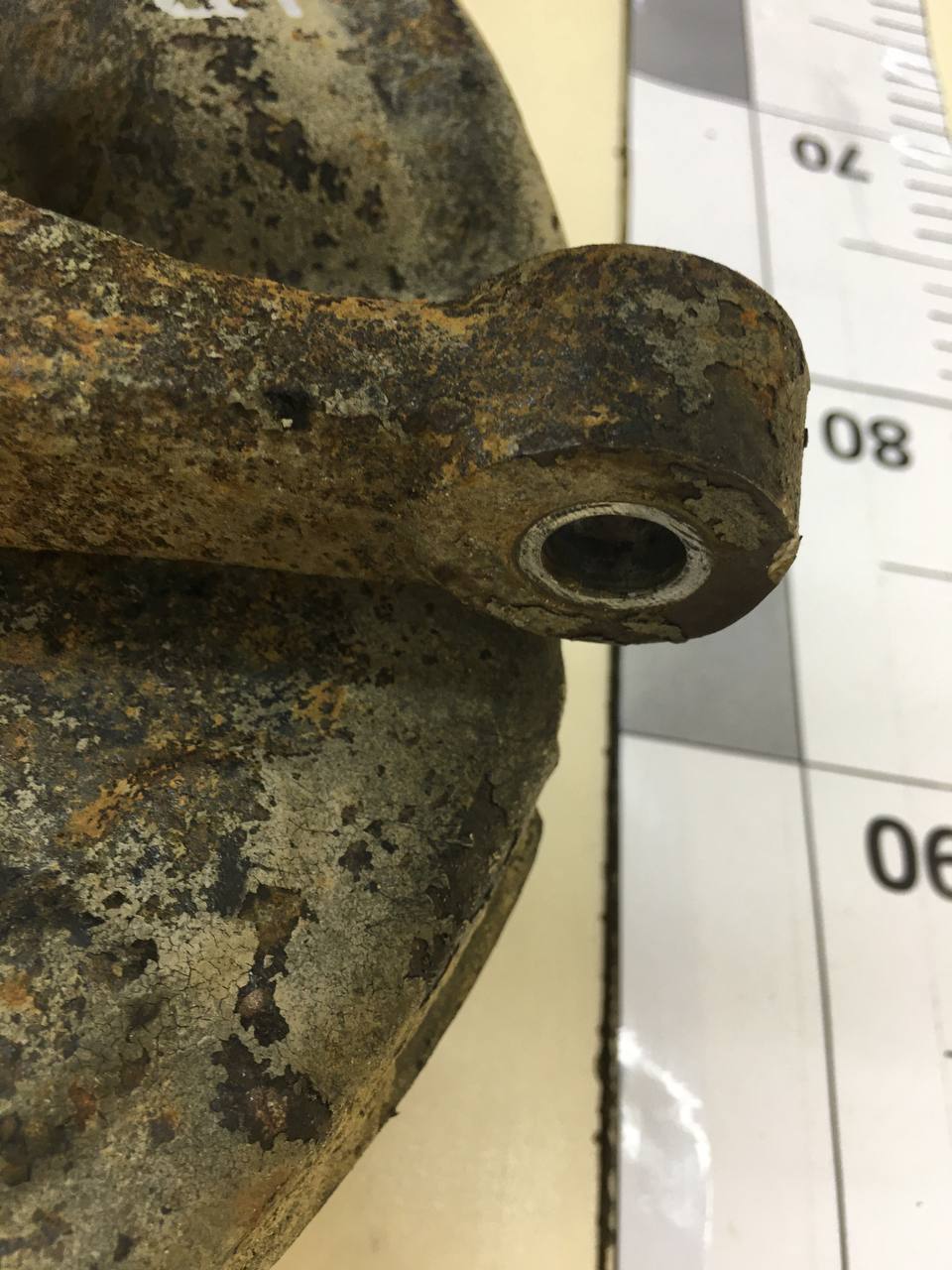 Кулак поворотный передний правый Mitsubishi L200 (KB) 2006-2016