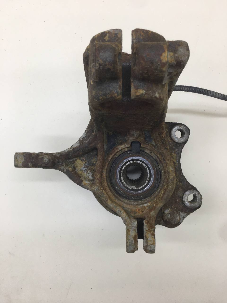 Кулак поворотный передний левый Peugeot 207 2006-2013