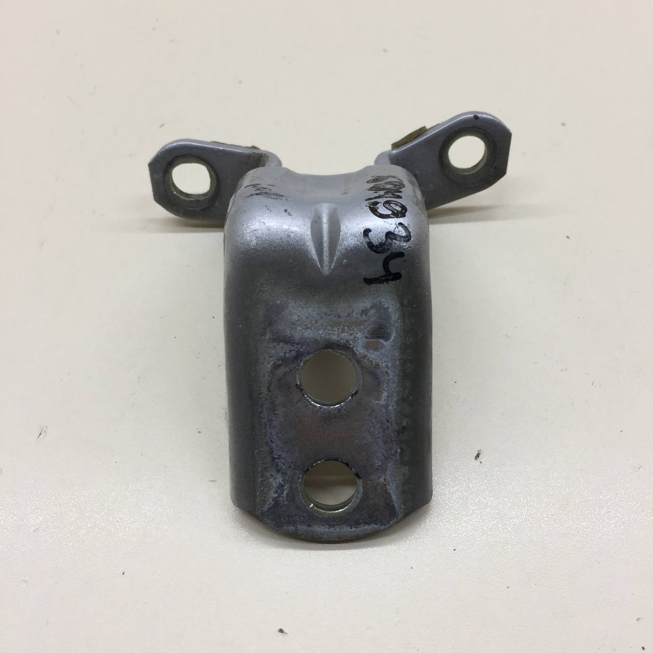 Петля двери передней правой нижняя Nissan Maxima (a36) 2015-2023