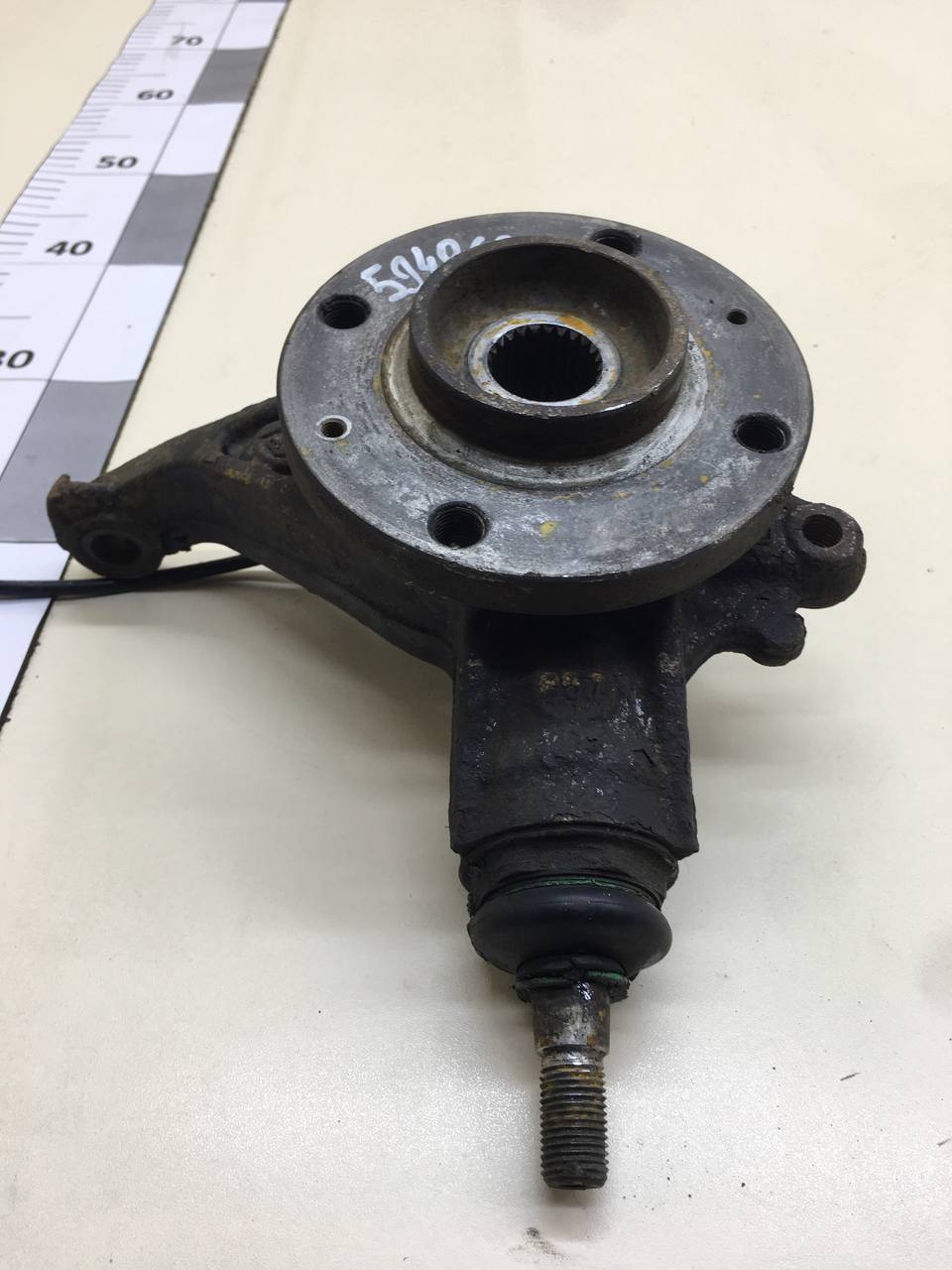 Кулак поворотный передний правый Peugeot 308 2007>