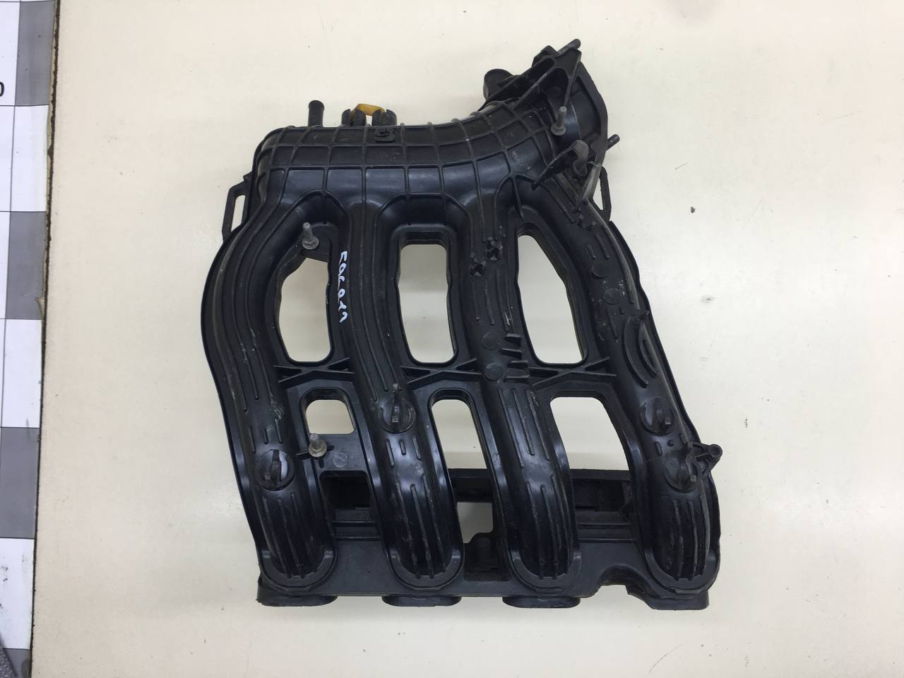 Коллектор впускной Lada Priora 2007-2018