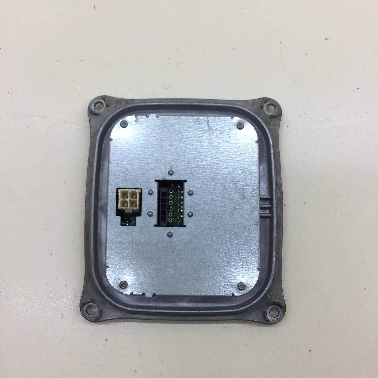 Блок ксеноновой лампы Audi A4 (B8) 2007-2011