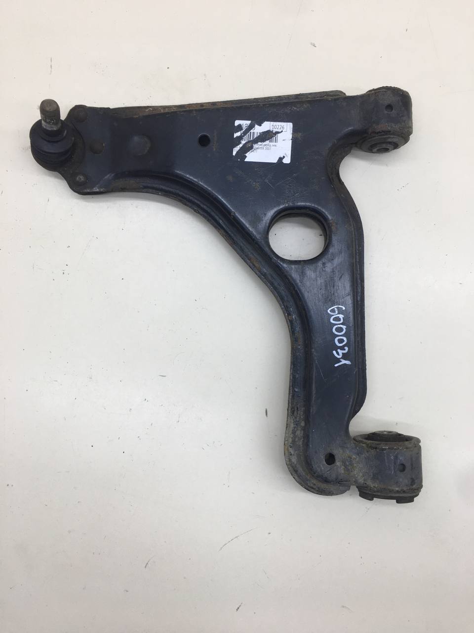 Рычаг передний левый Opel Astra H / Family 2004-2015