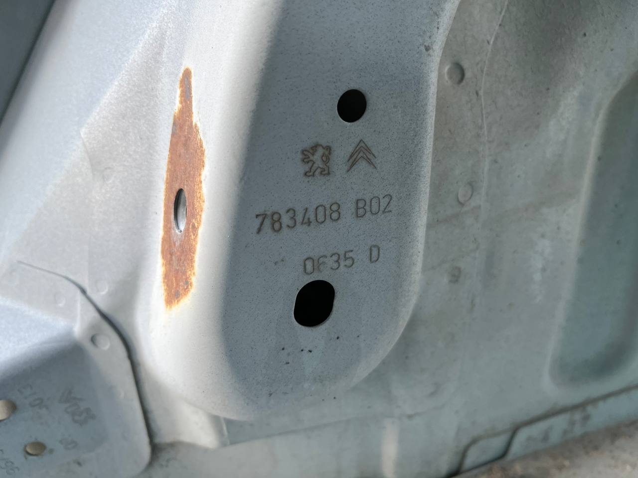 Крыло заднее правое Citroen C-Elysee 2012-2017