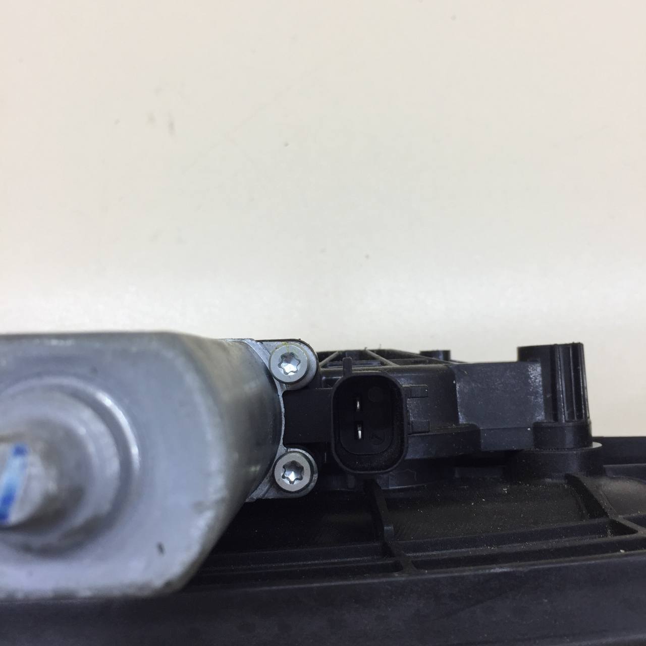 Стеклоподъемник электр. задний левый Changan UNI-K 2020>