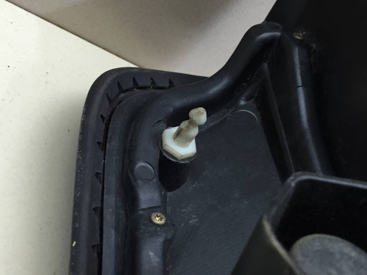 Фонарь задний правый Nissan Cube (Z10) 1998-2002