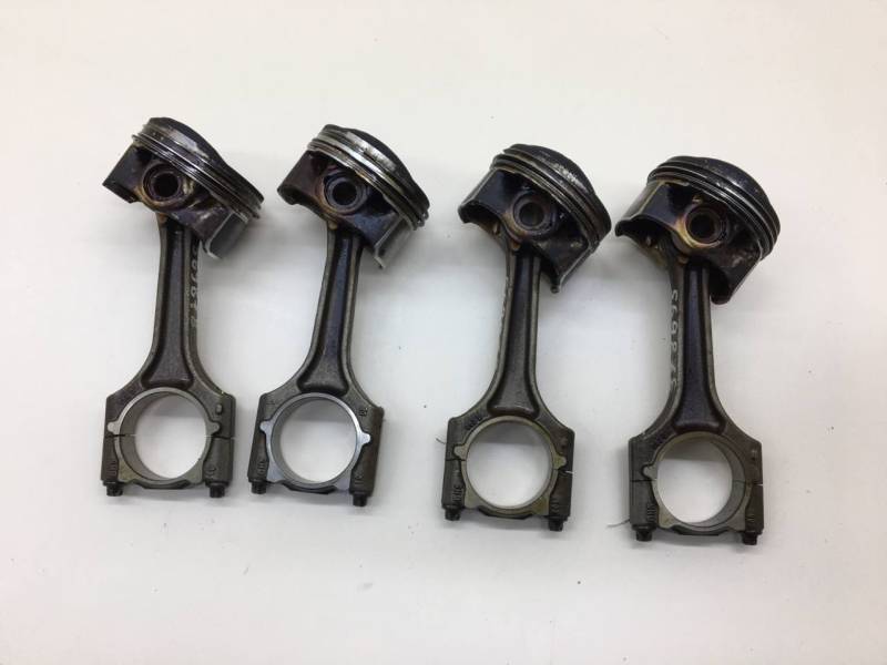 Поршень с шатуном Volkswagen Passat B7 2011-2015