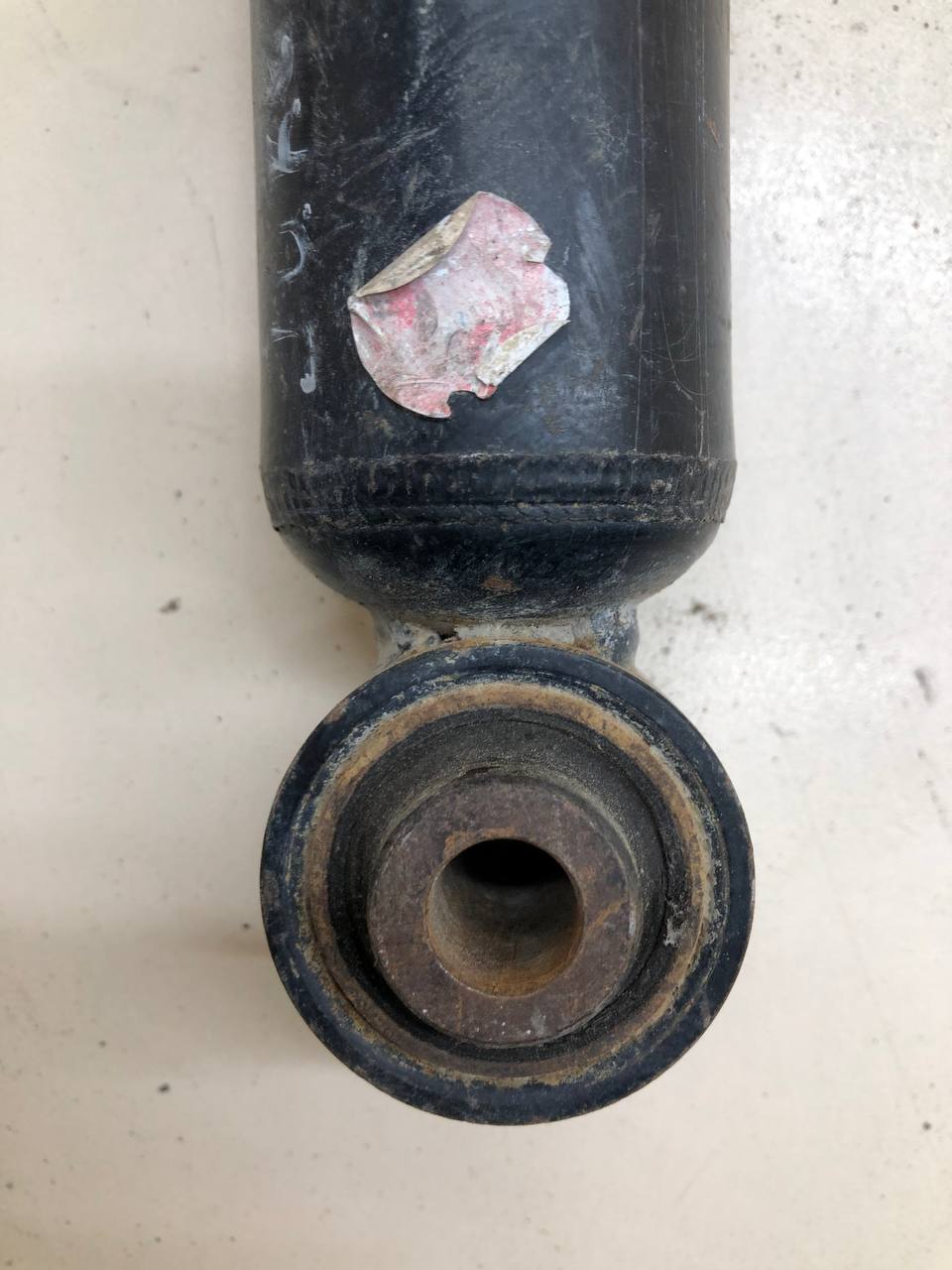 Амортизатор задний Nissan Juke (YF15) 2011-2020