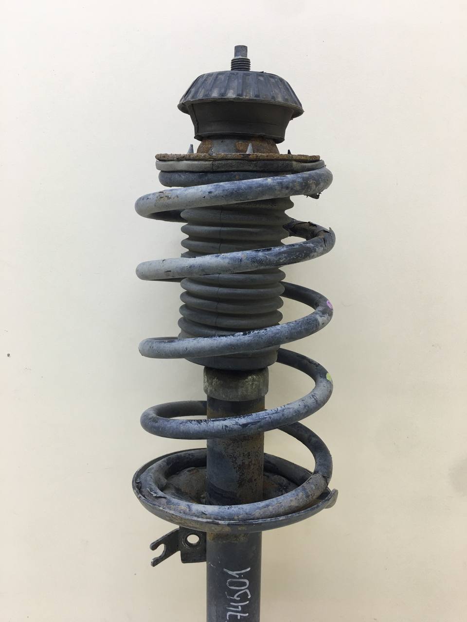 Амортизатор передний правый Chevrolet Aveo T250 2005-2011