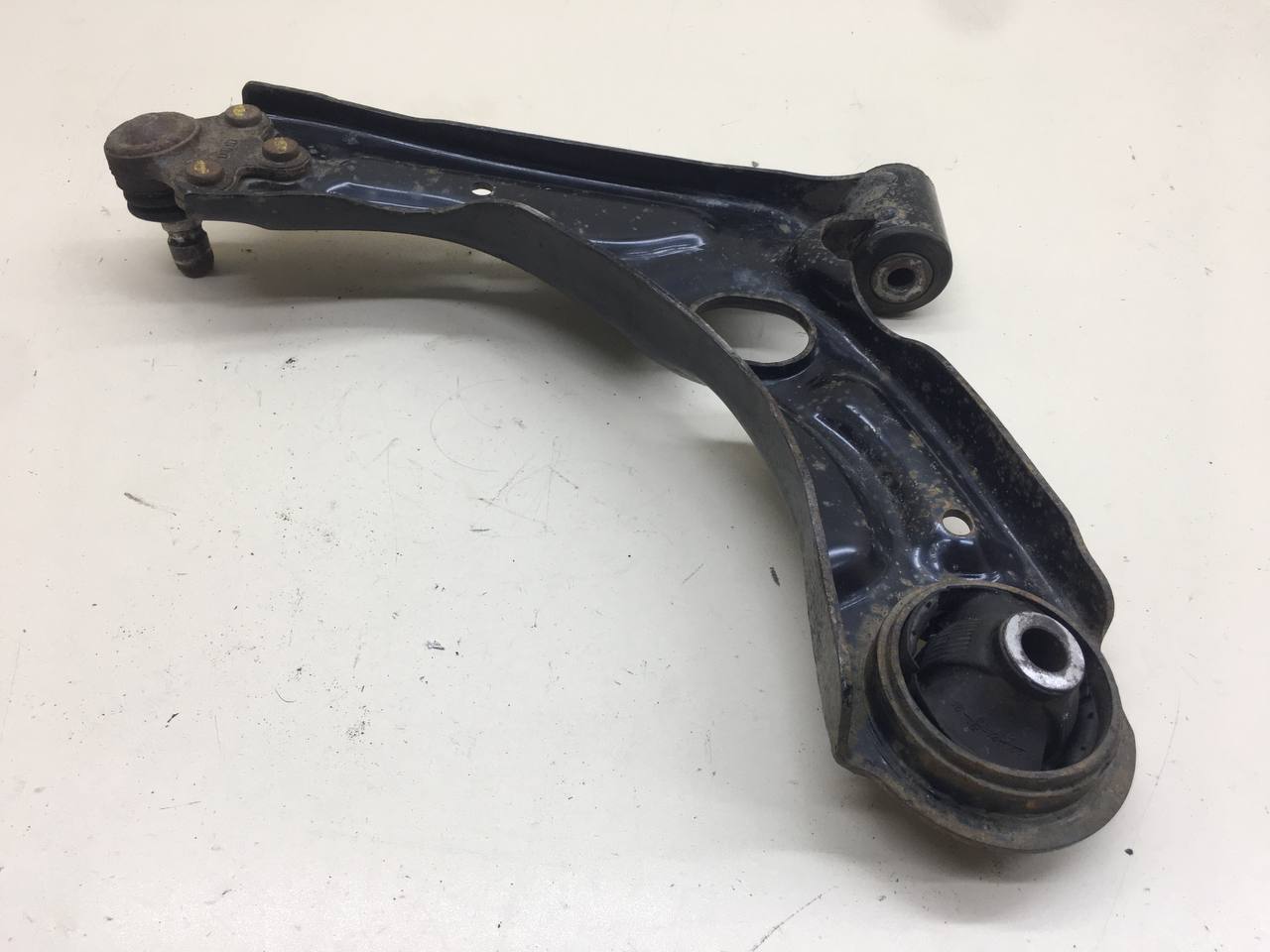 Рычаг передний правый Chevrolet Aveo T300 2011>