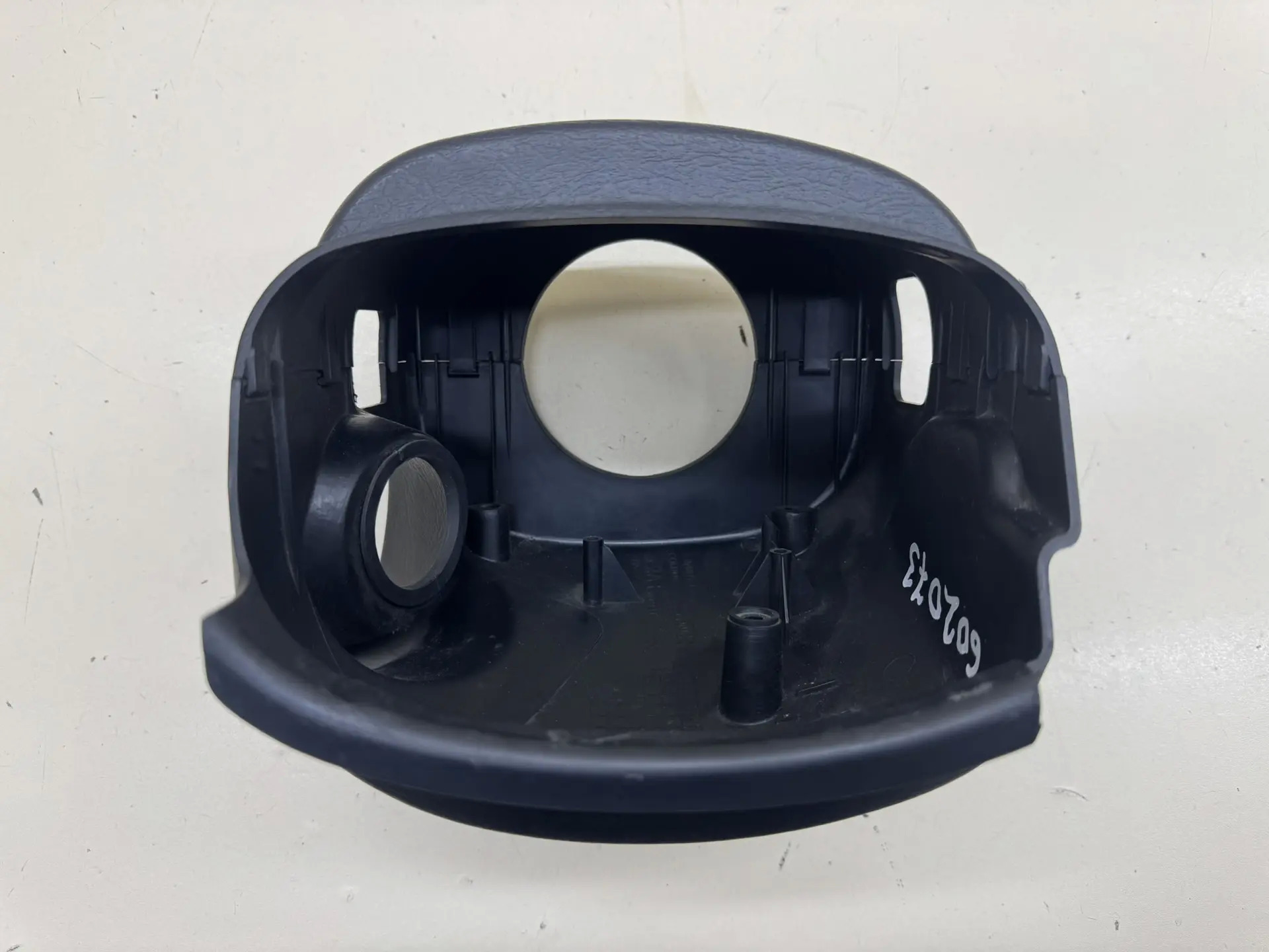 Кожух рулевой колонки Kia Spectra (SD) 2004-2011