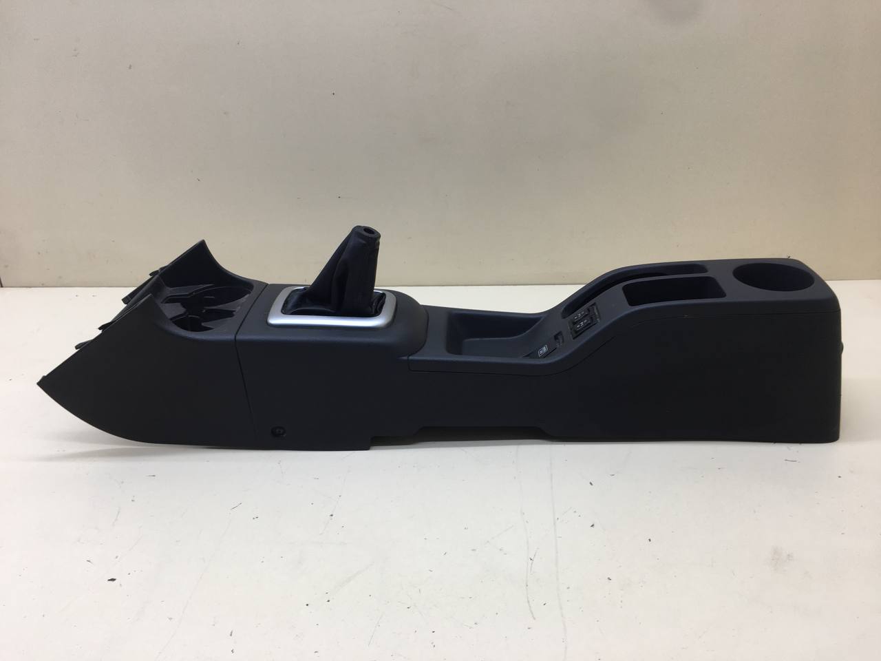 Консоль центральная Suzuki Liana 2001-2007