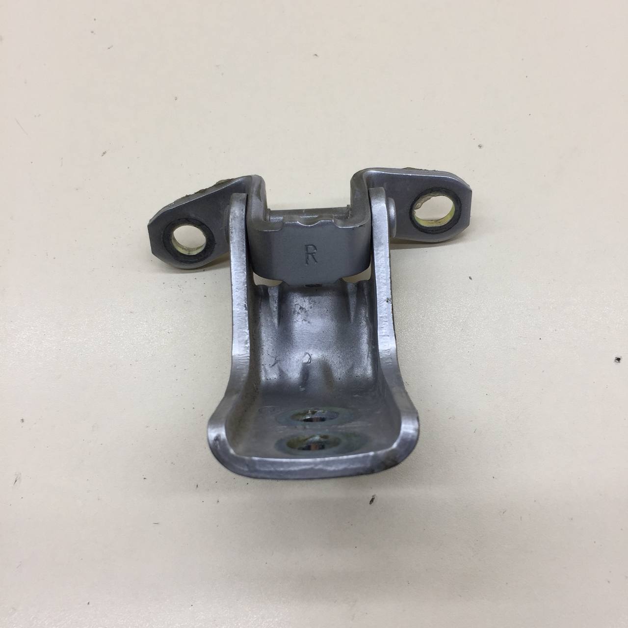 Петля двери задней правой нижняя Nissan Maxima (a36) 2015-2023