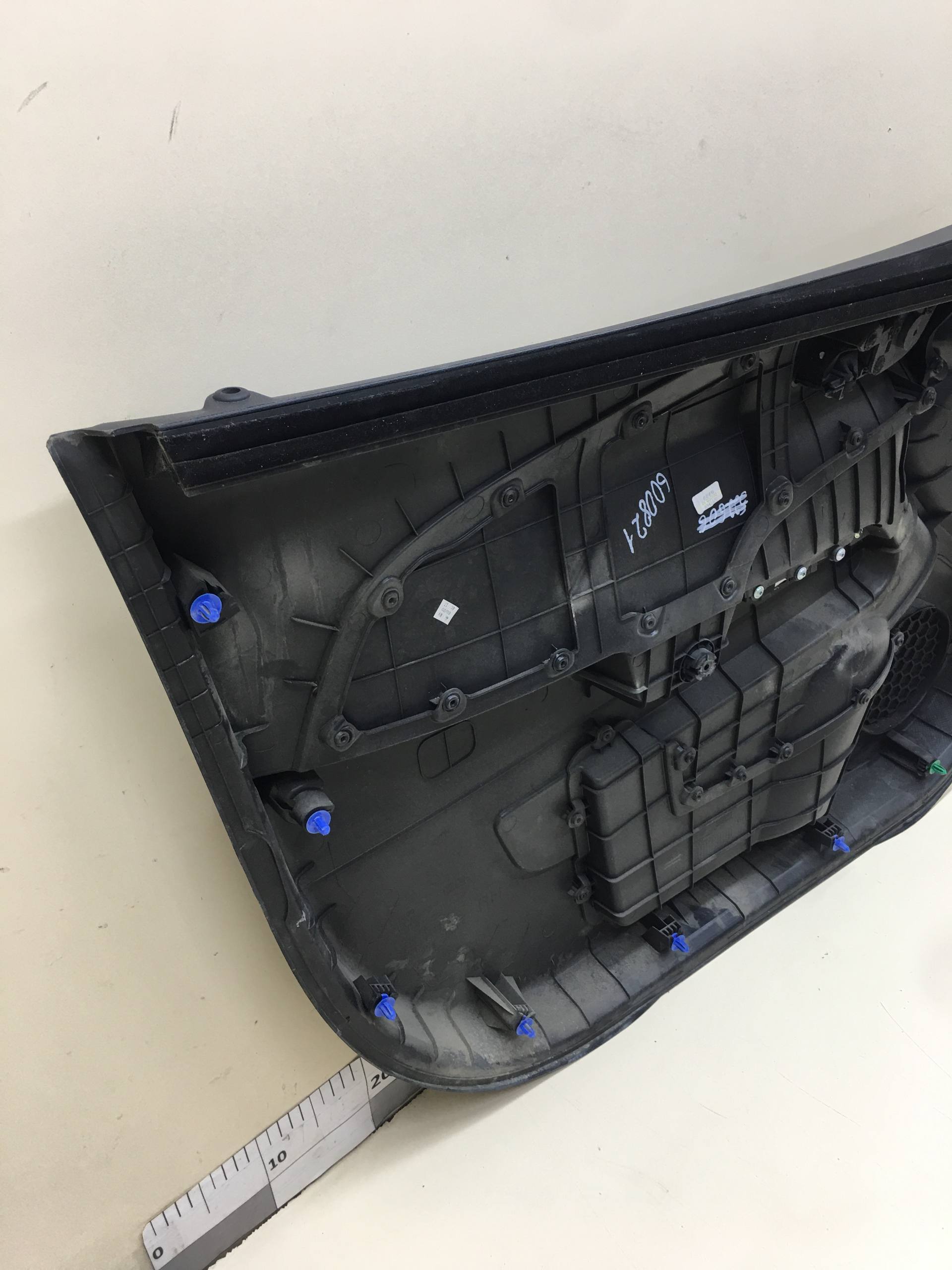 Обшивка двери передней правой Chevrolet Aveo T300 2011>