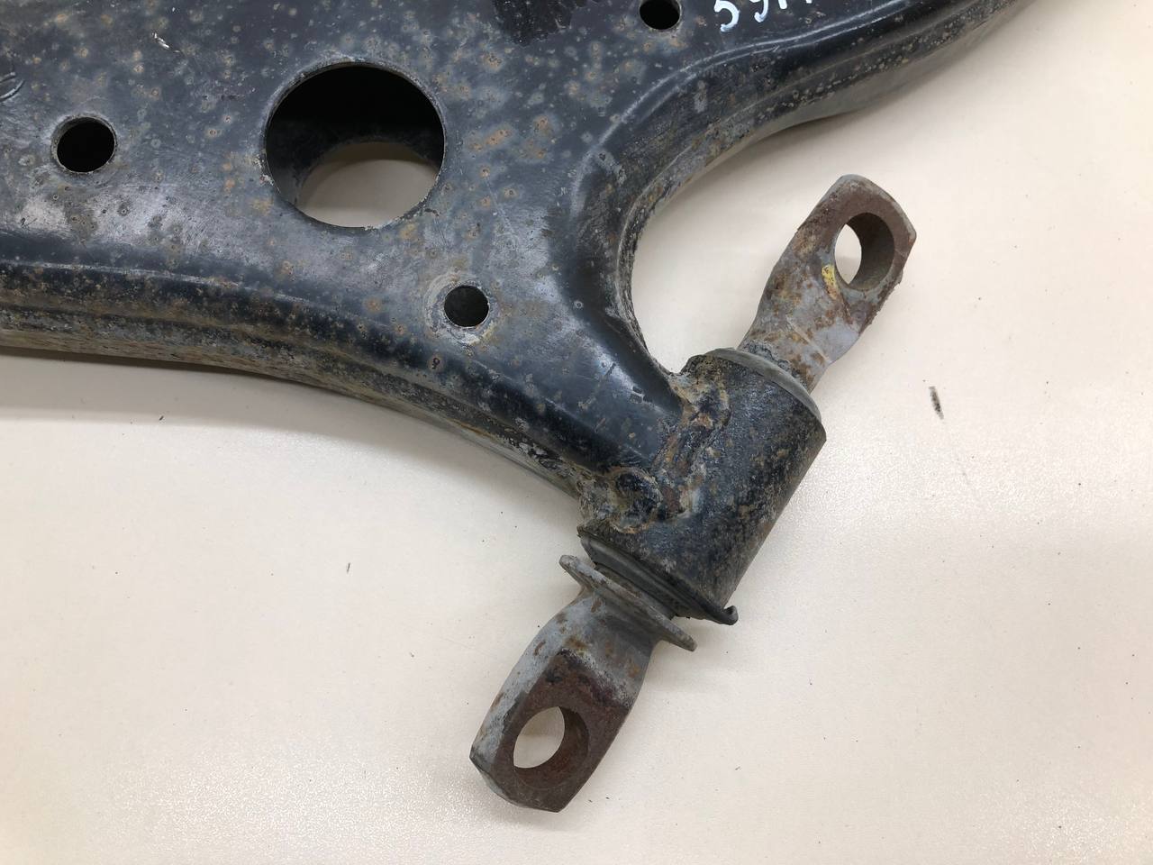 Рычаг передний левый Toyota Camry (XV50) 2011-2017