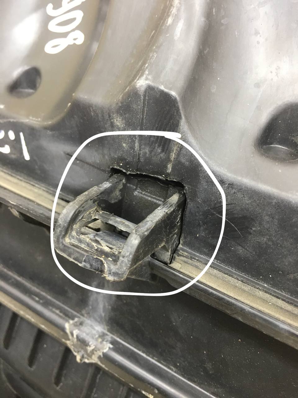 Корпус воздушного фильтра Peugeot 308 2007>