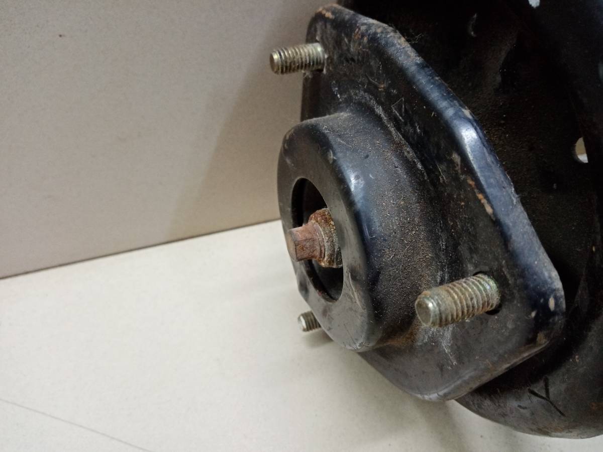 Амортизатор передний левый Nissan Pulsar (N15) 1995-2000