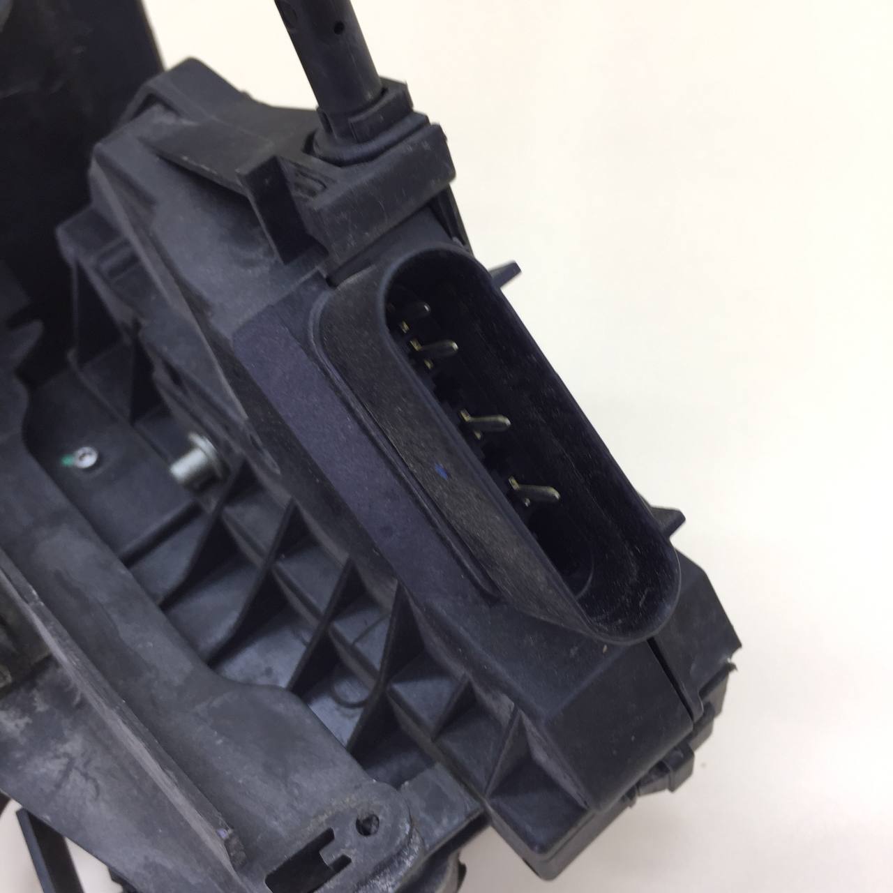 Замок двери передней правой Ford Focus 3 2011>