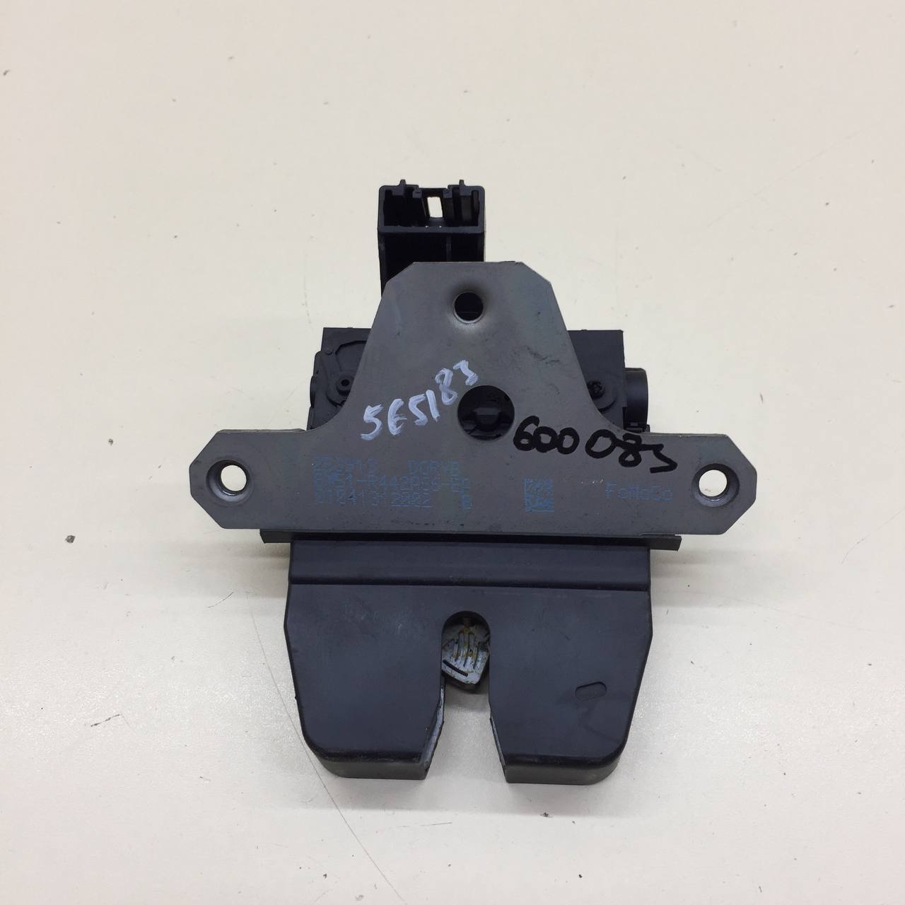 Замок багажника Ford Mondeo 4 2007-2015