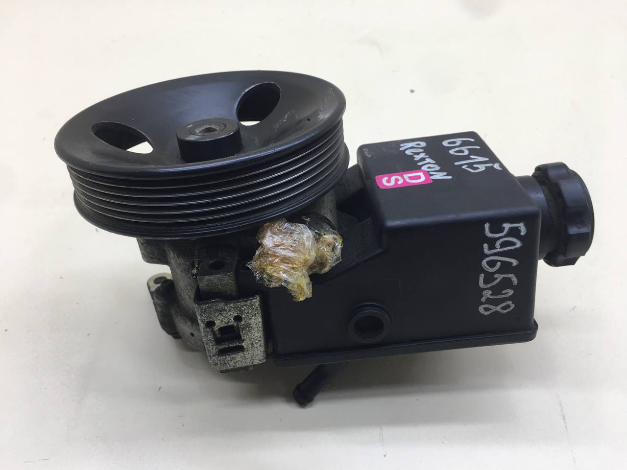 Насос гидроусилителя (электрогидроусилитель, ЭГУР) SsangYong Rexton 1 2001-2006