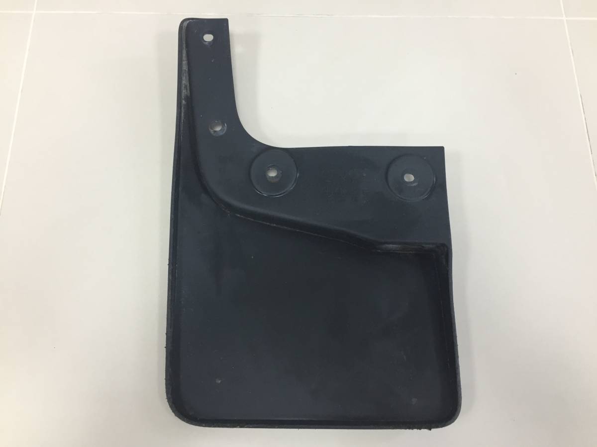 Брызговик задний правый Mitsubishi L200 5 (KK/KL) 2015>