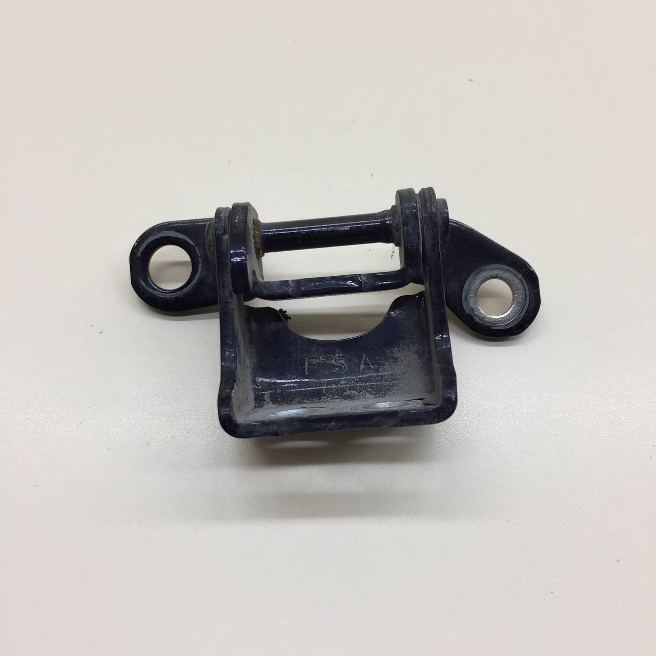 Петля двери задней правой верхняя Honda Civic 4D 2006-2012