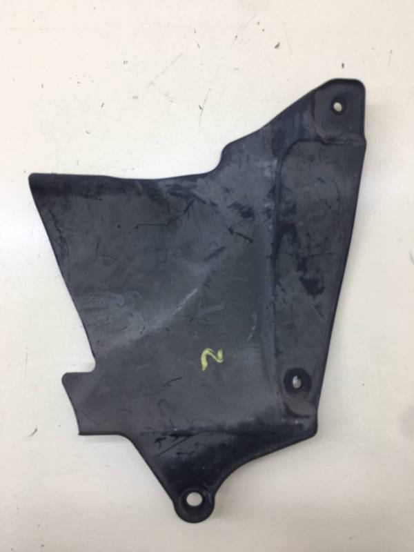 Пыльник двигателя боковой правый Toyota Camry (XV50) 2011-2017