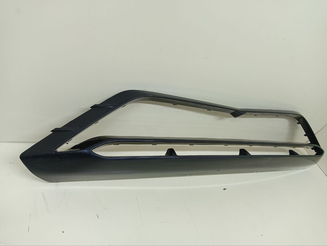 Накладка переднего бампера центральная Genesis G70 2017-2022