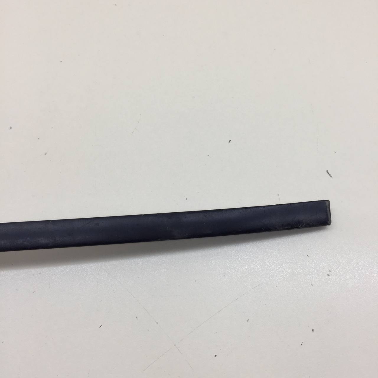 Молдинг лобового стекла Volkswagen Passat B7 2011-2015