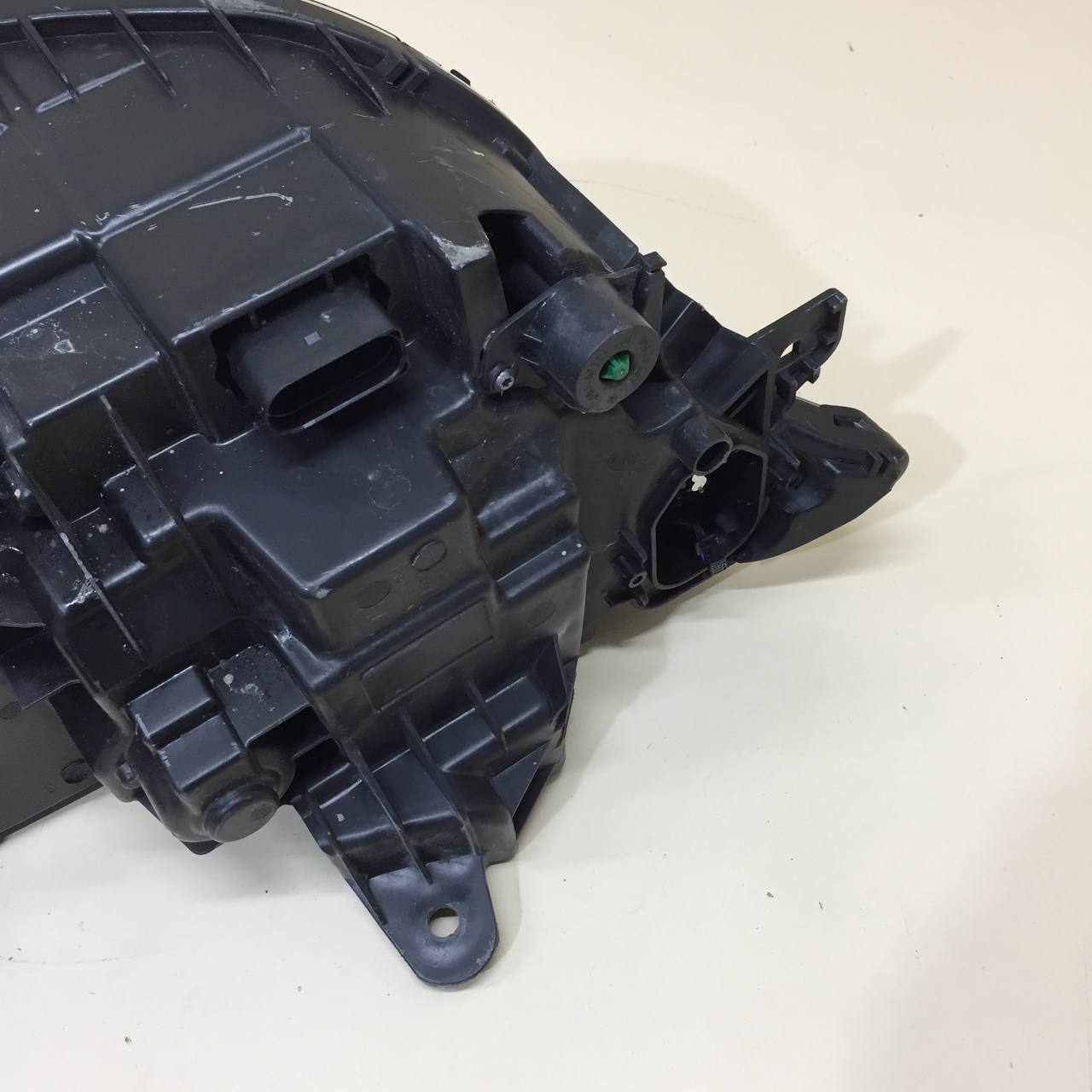 Фара левая Volvo XC90 2015>