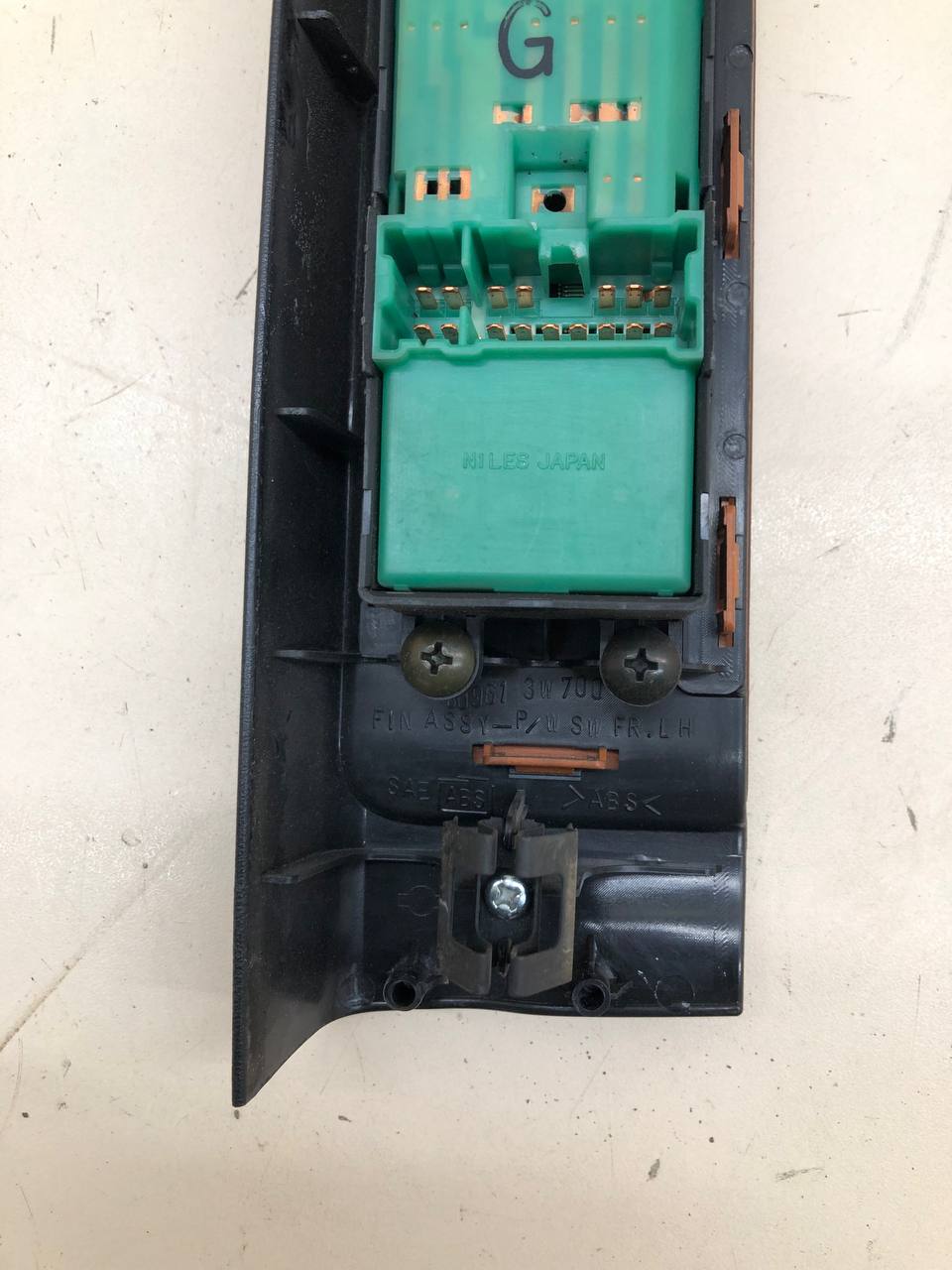 Блок управления стеклоподъемниками Infiniti QX4 (JR50) 1996-2003г