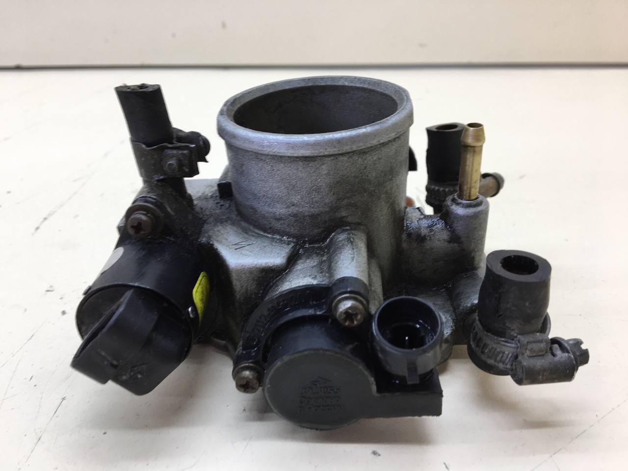 Заслонка дроссельная механическая Lada Priora 2007-2018