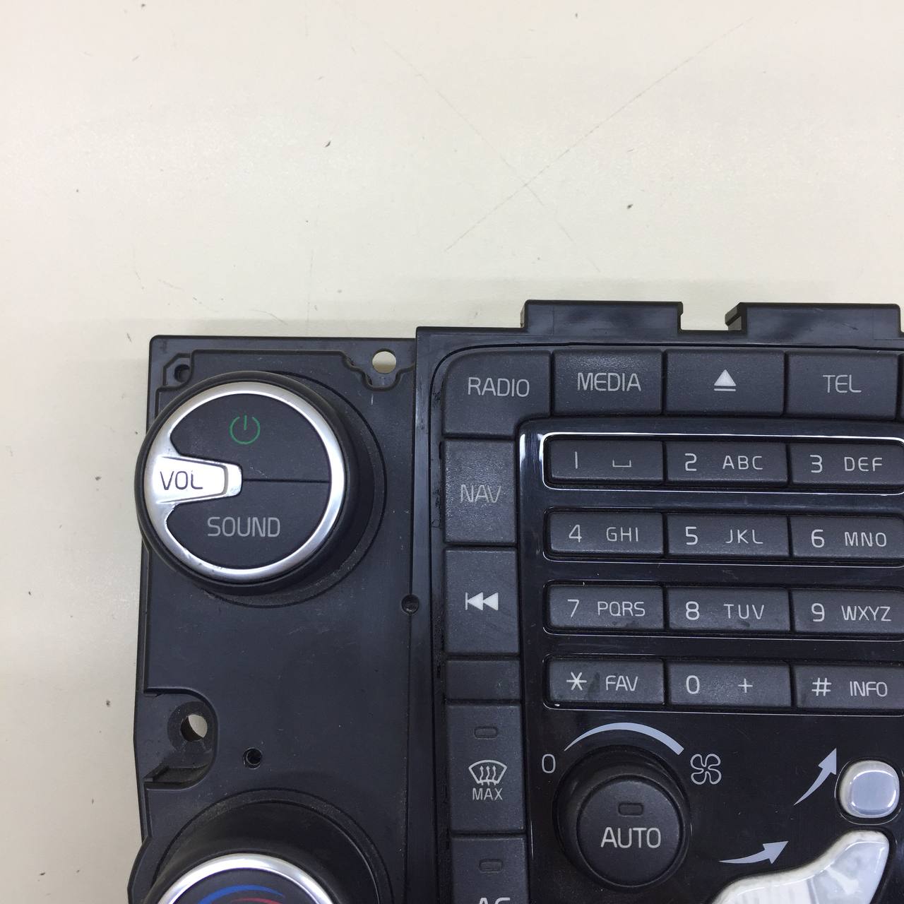 Блок управления климатической установкой Volvo V60 2010-2013