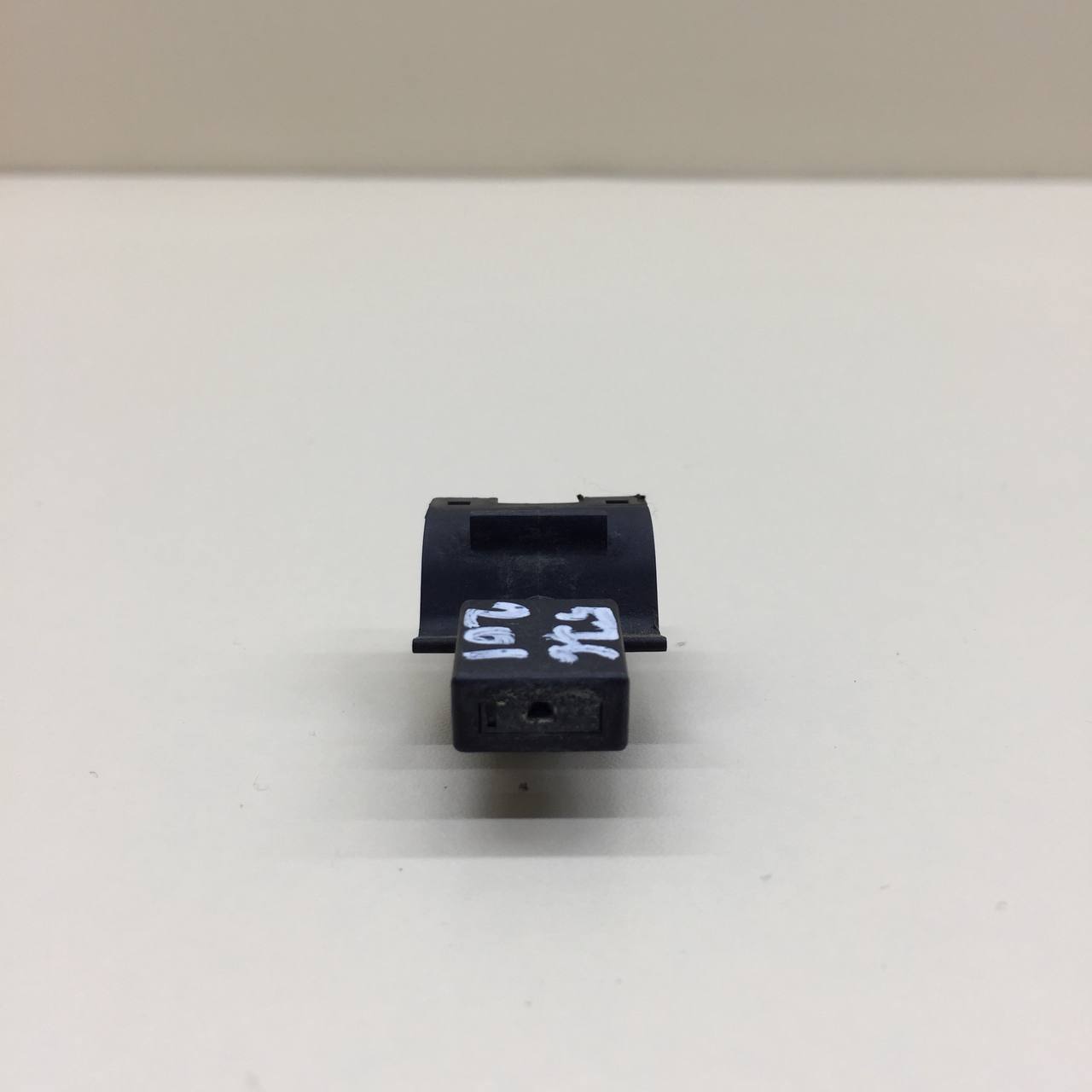 Форсунка омывателя лобового стекла Toyota Auris (E150) 2006-2012