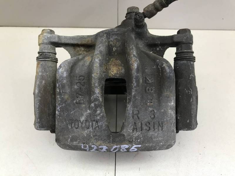 Суппорт передний правый Toyota Crown (S170) 1999-2003