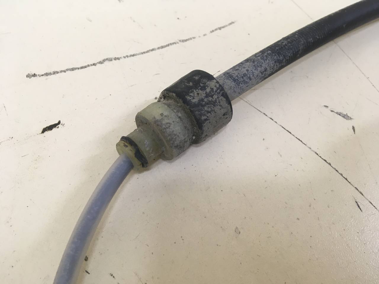 Трос стояночного тормоза Renault Fluence 2010-2017