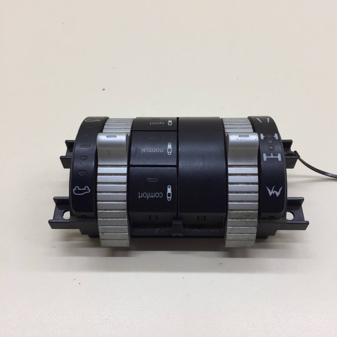 Блок управления подвеской Porsche Cayenne 2003-2010