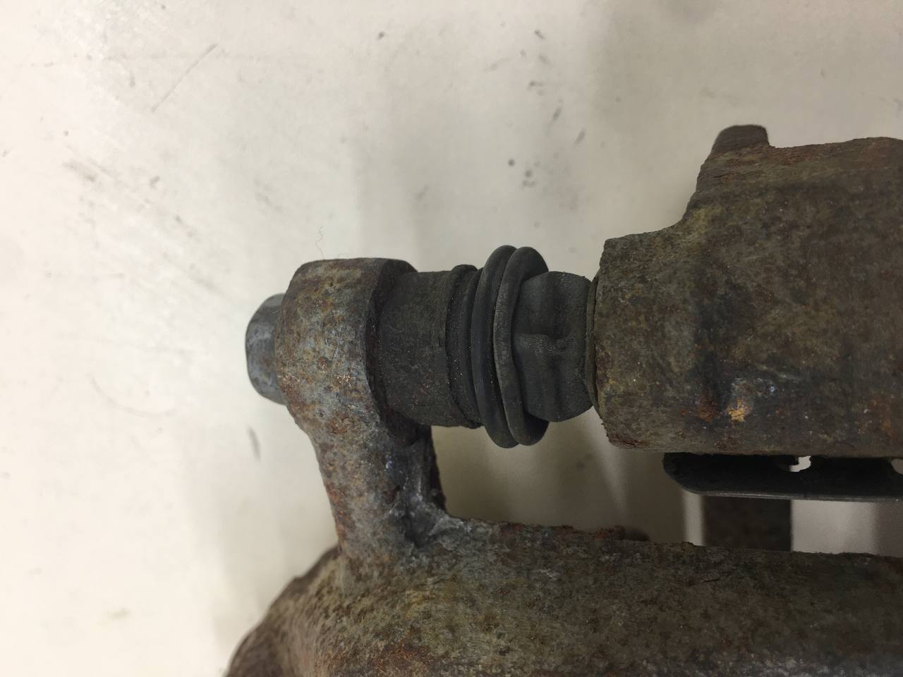 Суппорт передний правый Kia Rio 4 (FB) 2017>